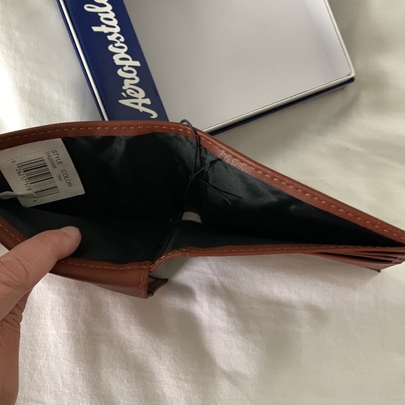 NWT Aeropostale Men’s Tan Wallet - Picture 6 of 15